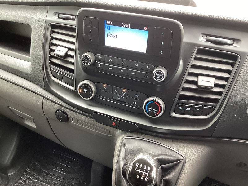 Ford 280 EcoBlue Leader SWB L/R A/C Euro 6