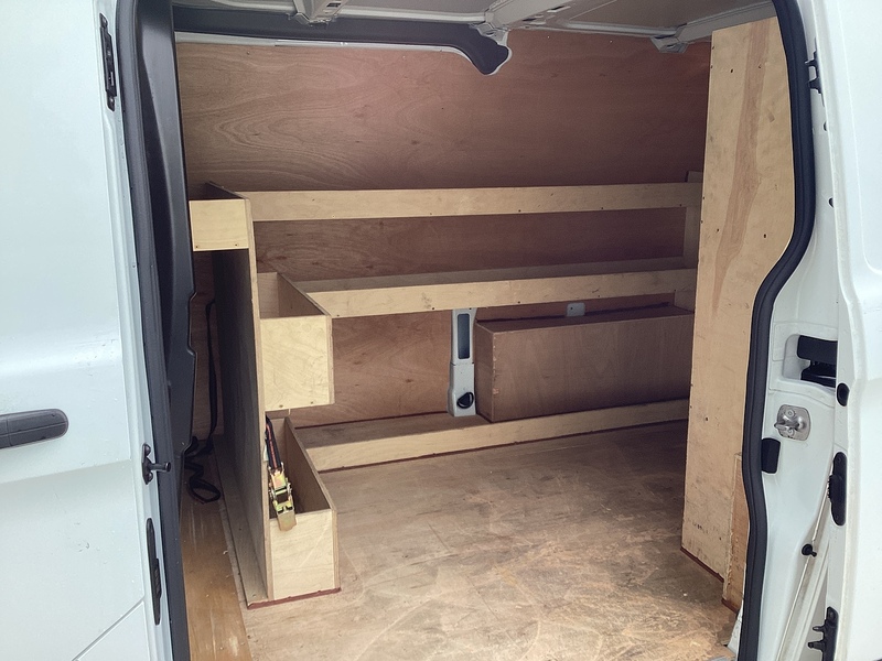 Ford 280 EcoBlue Leader SWB L/R A/C Euro 6