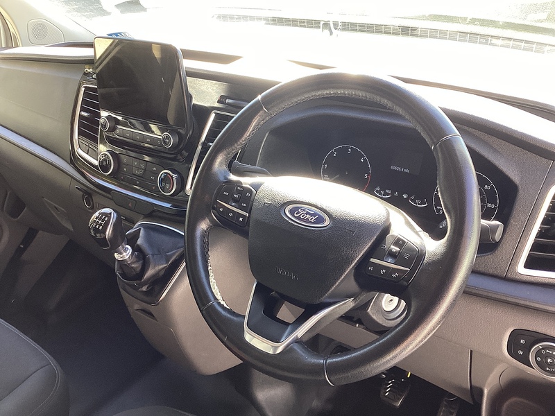 Ford 300 EcoBlue Limited SWB L/R A/C Euro 6 ** NO VAT**