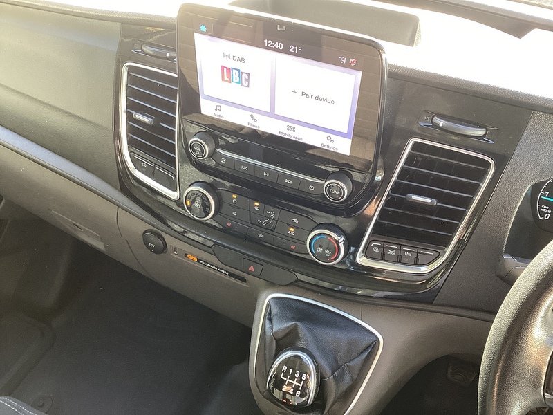 Ford 300 EcoBlue Limited SWB L/R A/C Euro 6 ** NO VAT**