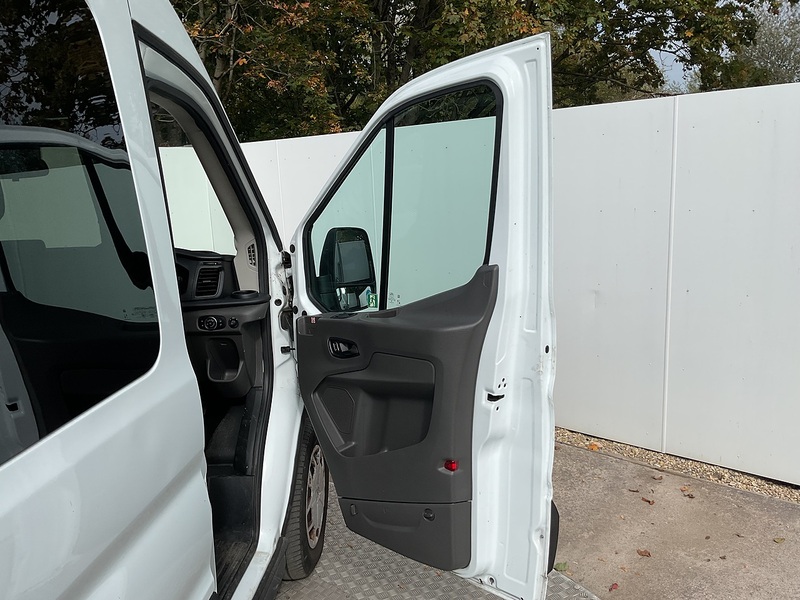 Ford 350 EcoBlue Trend 12 Seater Euro 6