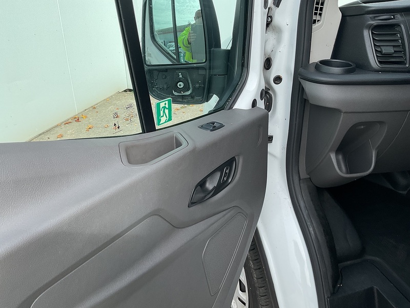 Ford 350 EcoBlue Trend 12 Seater Euro 6