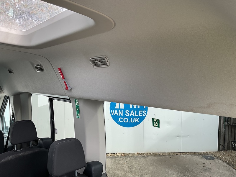 Ford 350 EcoBlue Trend 12 Seater Euro 6