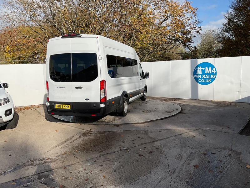 Ford 2.0 460 EcoBlue Leader Minibus Diesel Manual RWD L4 H3 Euro 6 (s/s) (17 Seat, DRW) (130 ps)