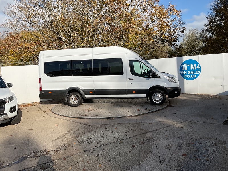 Ford 2.0 460 EcoBlue Leader Minibus Diesel Manual RWD L4 H3 Euro 6 (s/s) (17 Seat, DRW) (130 ps)