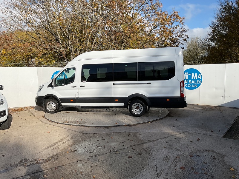 Ford 2.0 460 EcoBlue Leader Minibus Diesel Manual RWD L4 H3 Euro 6 (s/s) (17 Seat, DRW) (130 ps)