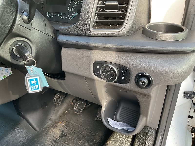 Ford 2.0 460 EcoBlue Leader Minibus Diesel Manual RWD L4 H3 Euro 6 (s/s) (17 Seat, DRW) (130 ps)