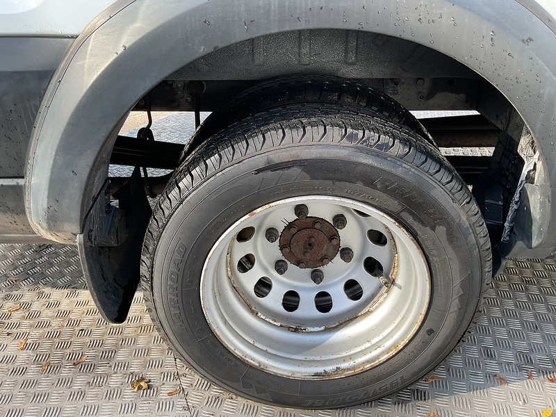 Ford 2.0 460 EcoBlue Leader Minibus Diesel Manual RWD L4 H3 Euro 6 (s/s) (17 Seat, DRW) (130 ps)