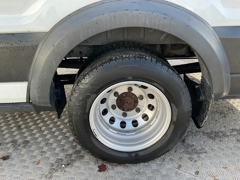 Ford 2.0 460 EcoBlue Leader Minibus Diesel Manual RWD L4 H3 Euro 6 (s/s) (17 Seat, DRW) (130 ps)