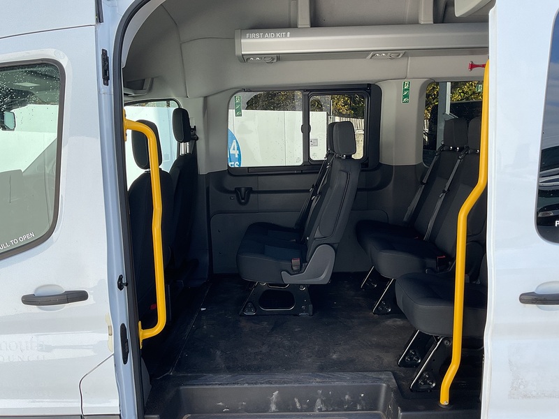 Ford 2.0 460 EcoBlue Leader Minibus Diesel Manual RWD L4 H3 Euro 6 (s/s) (17 Seat, DRW) (130 ps)