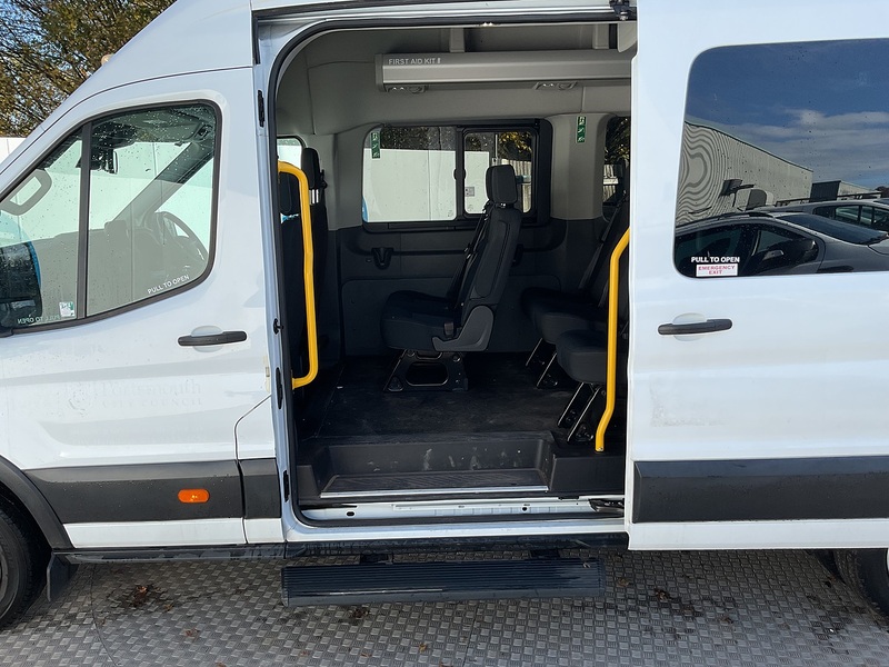 Ford 2.0 460 EcoBlue Leader Minibus Diesel Manual RWD L4 H3 Euro 6 (s/s) (17 Seat, DRW) (130 ps)