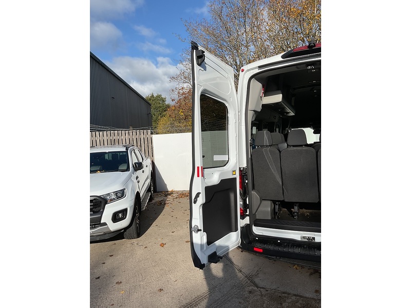 Ford 2.0 460 EcoBlue Leader Minibus Diesel Manual RWD L4 H3 Euro 6 (s/s) (17 Seat, DRW) (130 ps)