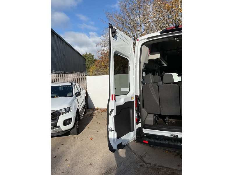Ford 2.0 460 EcoBlue Leader Minibus Diesel Manual RWD L4 H3 Euro 6 (s/s) (17 Seat, DRW) (130 ps)