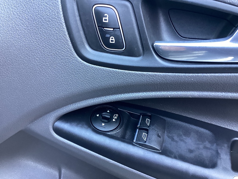 Ford 250 EcoBlue Limited L/R LWB A/C Euro 6