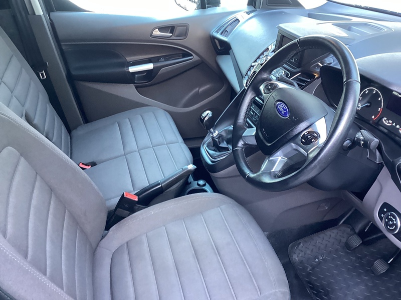 Ford 250 EcoBlue Limited L/R LWB A/C Euro 6