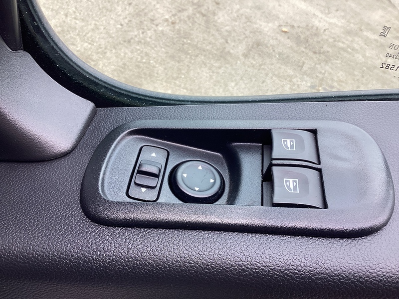 Nissan dCi 35 Tekna F35 MWB M/R A/C Euro 6