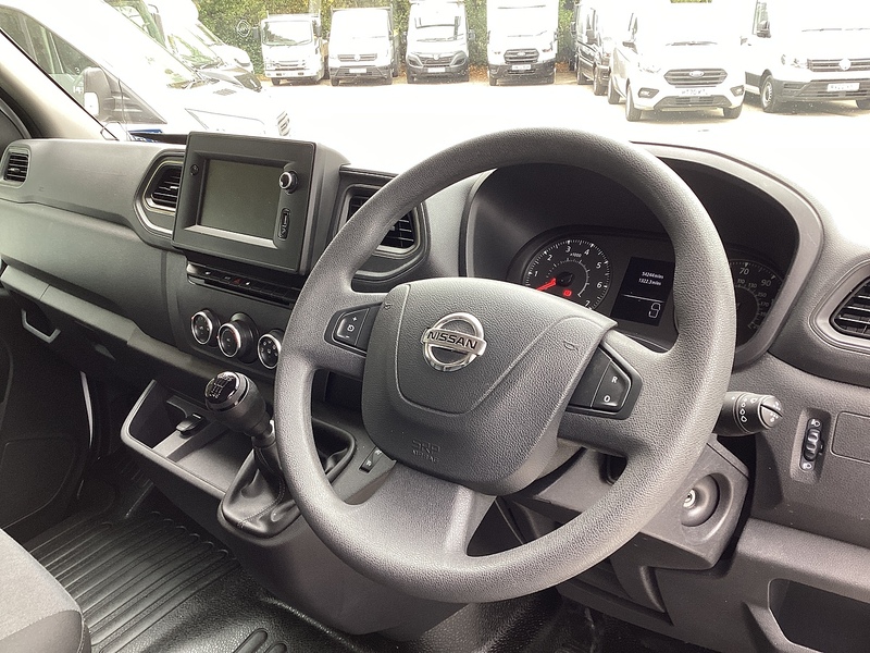 Nissan dCi 35 Tekna F35 MWB M/R A/C Euro 6