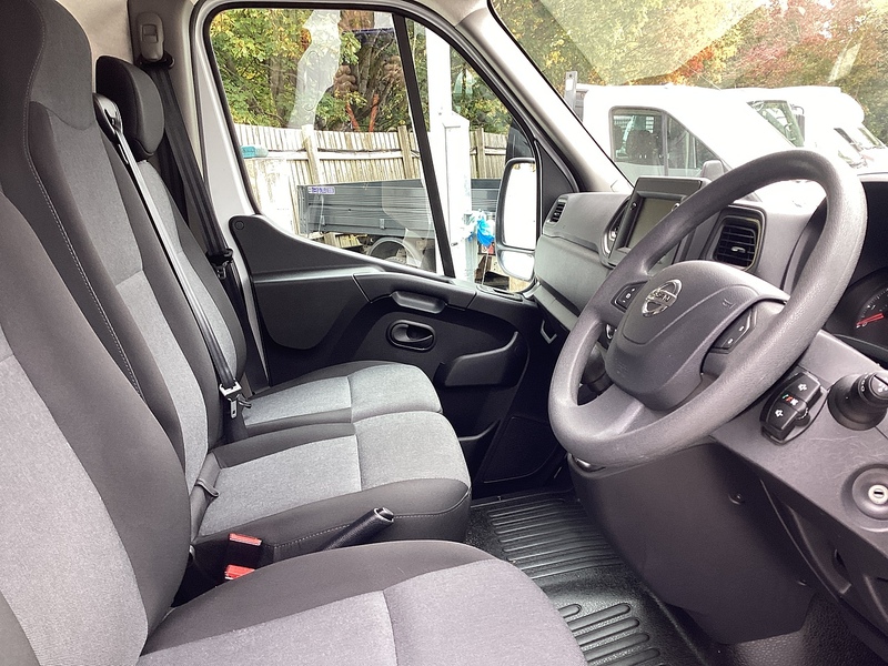 Nissan dCi 35 Tekna F35 MWB M/R A/C Euro 6