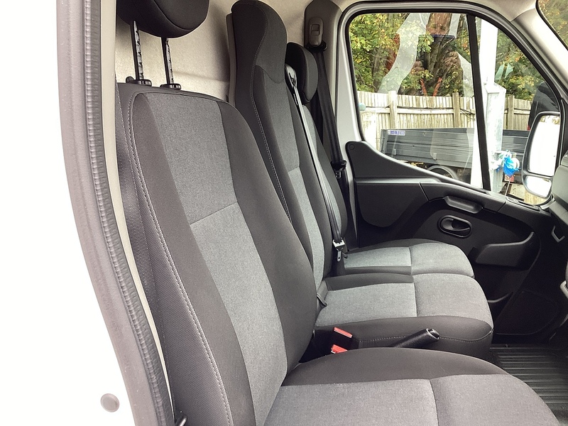 Nissan dCi 35 Tekna F35 MWB M/R A/C Euro 6