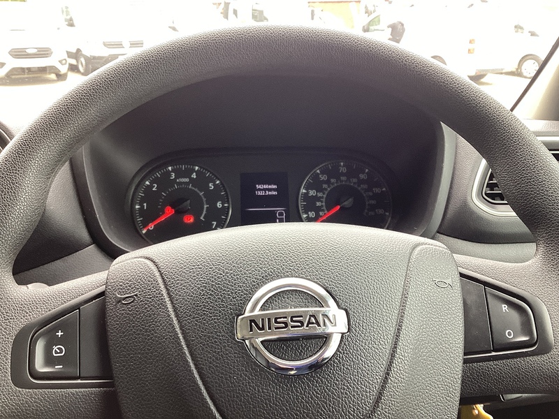Nissan dCi 35 Tekna F35 MWB M/R A/C Euro 6