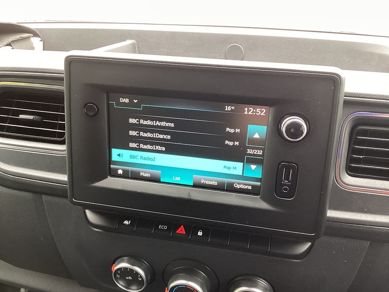 Nissan dCi 35 Tekna F35 MWB M/R A/C Euro 6