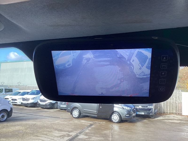 Iveco D HPI 14V 35S 3520 MWB H/R A/C Euro 6