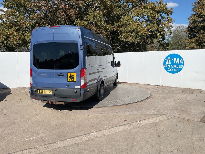 Ford 2.2 TDCi 460 HDT Trend Minibus  Diesel Manual L4 H3 (17 seats) Euro6 153 bhp