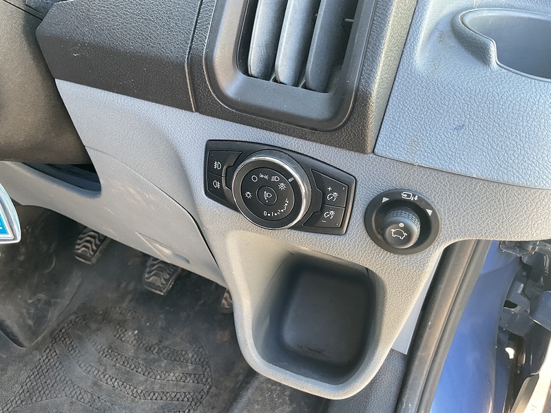 Ford 2.2 TDCi 460 HDT Trend Minibus  Diesel Manual L4 H3 (17 seats) Euro6 153 bhp