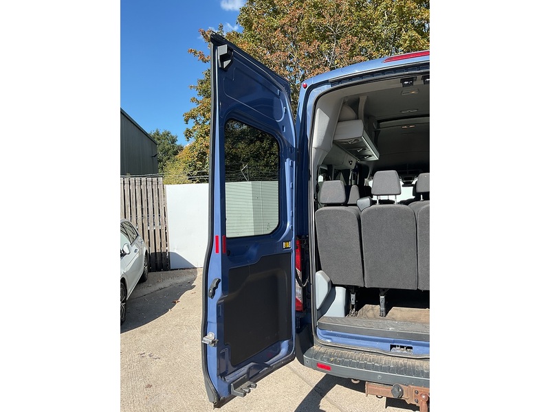 Ford 2.2 TDCi 460 HDT Trend Minibus  Diesel Manual L4 H3 (17 seats) Euro6 153 bhp