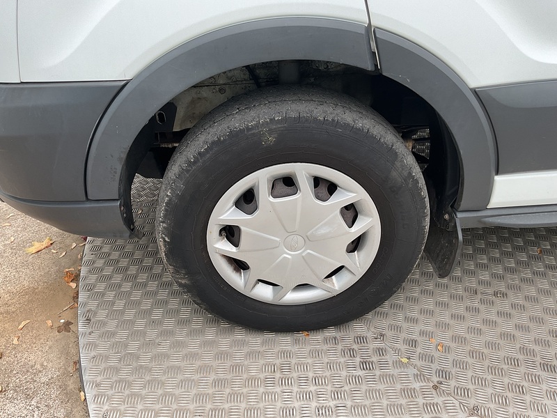 Ford TDCi 350 Trend 12 Seater