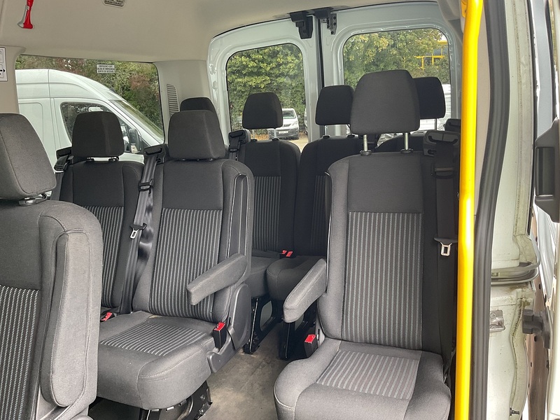 Ford TDCi 350 Trend 12 Seater