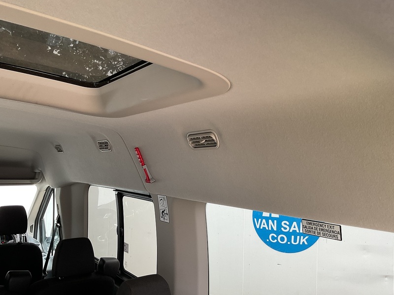 Ford TDCi 350 Trend 12 Seater