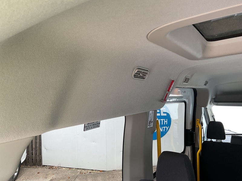 Ford TDCi 350 Trend 12 Seater