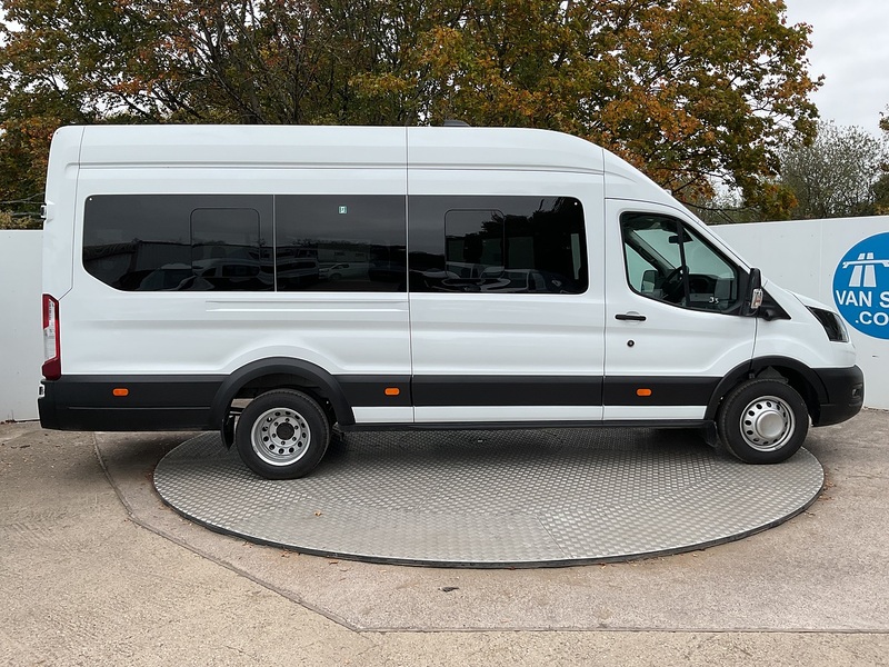 Ford 460 EcoBlue Trend 17 Seat Minibus 165ps