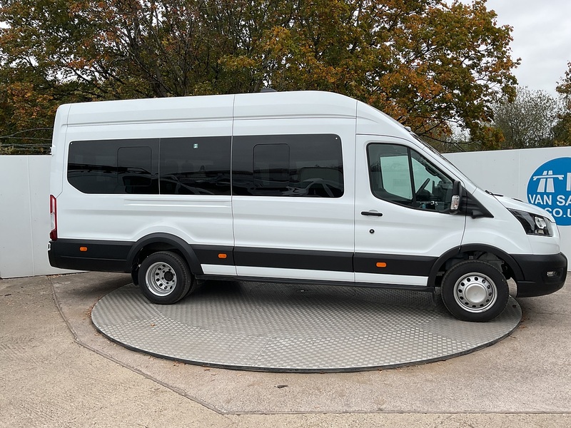 Ford 460 EcoBlue Trend 17 Seat Minibus 165ps