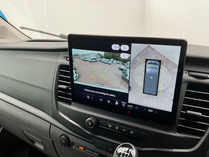 Ford 460 EcoBlue Trend 17 Seat Minibus 165ps