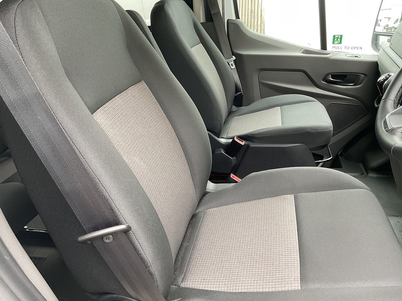 Ford 460 EcoBlue Trend 17 Seat Minibus 165ps