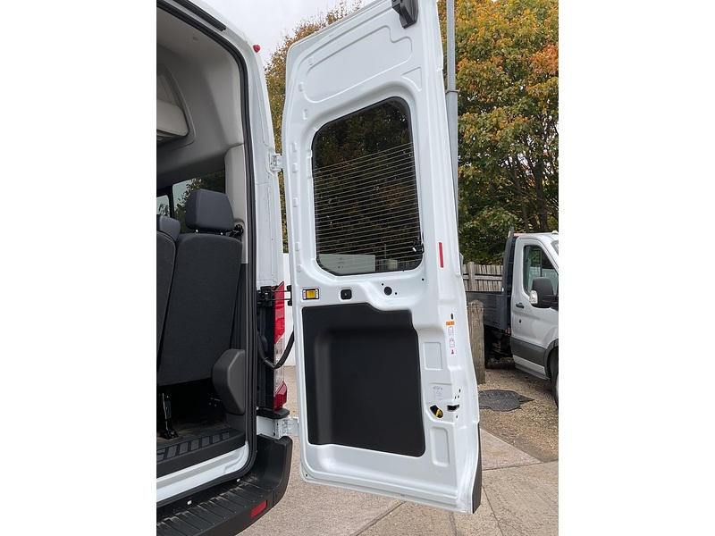 Ford 460 EcoBlue Trend 17 Seat Minibus 165ps