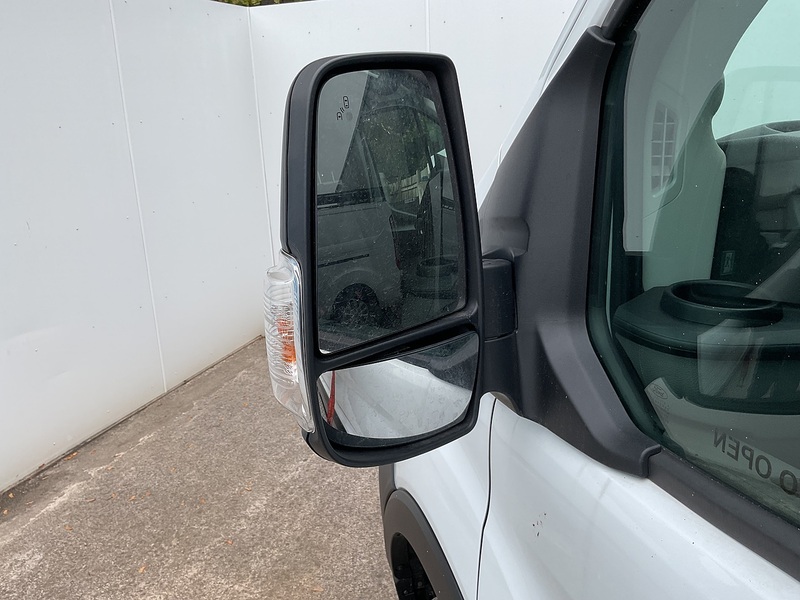 Ford 460 EcoBlue Trend 17 Seat Minibus 165ps