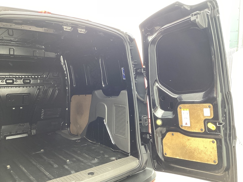 Ford 240 EcoBlue Limited SWB A/C Euro 6 **NO VAT**