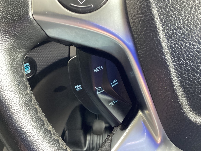 Ford 240 EcoBlue Limited SWB A/C Euro 6 **NO VAT**