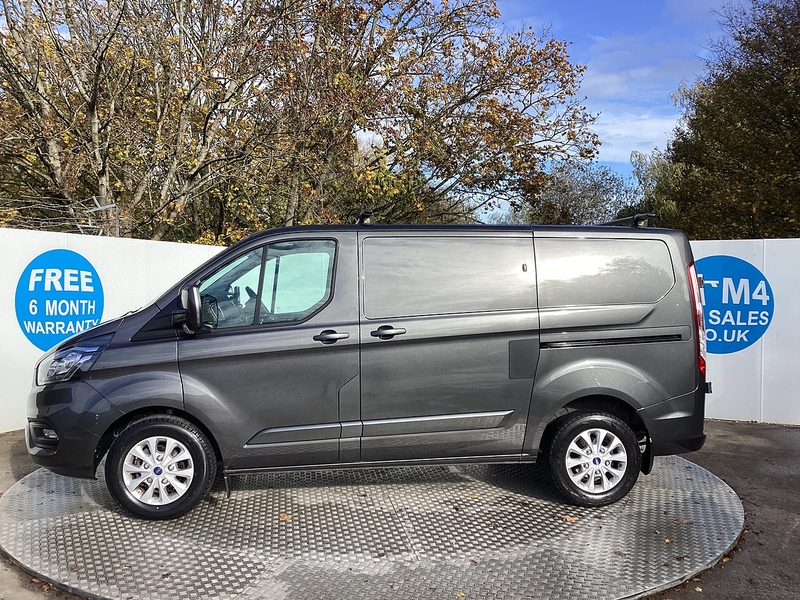 Ford 300 EcoBlue Limited SWB A/C Euro 6