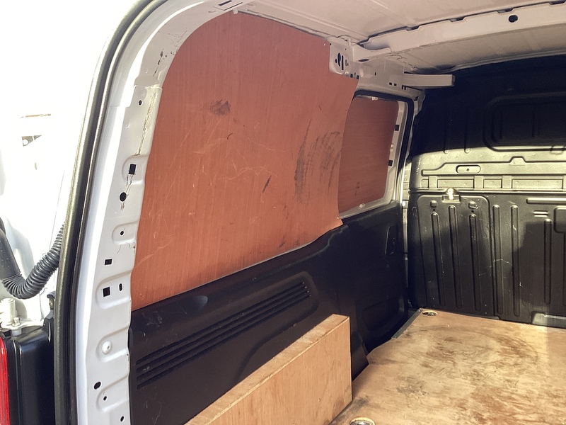 Peugeot BlueHDi 950 Professional Premium + LWB A/C Euro 6