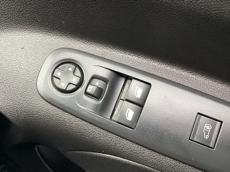 Peugeot BlueHDi 950 Professional Premium + LWB A/C Euro 6