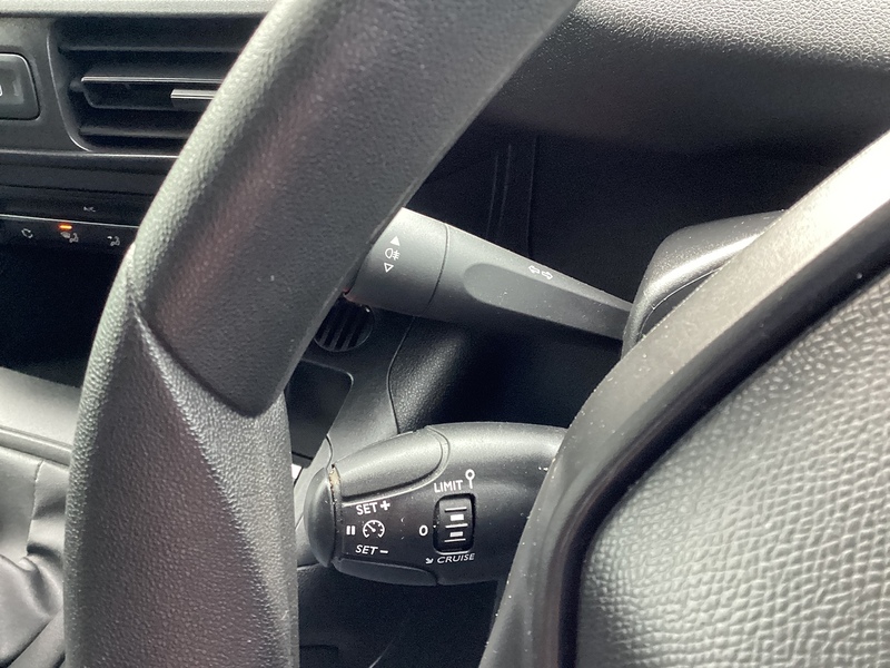 Peugeot BlueHDi 950 Professional Premium + LWB A/C Euro 6