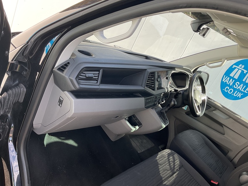 Volkswagen TDI SE Shuttle LWB DSG