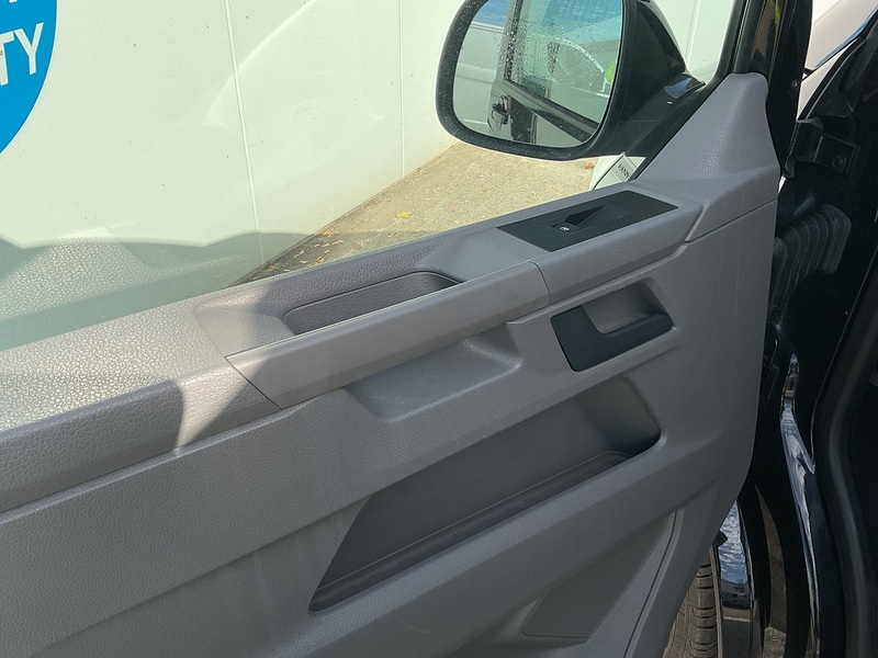 Volkswagen TDI SE Shuttle LWB DSG