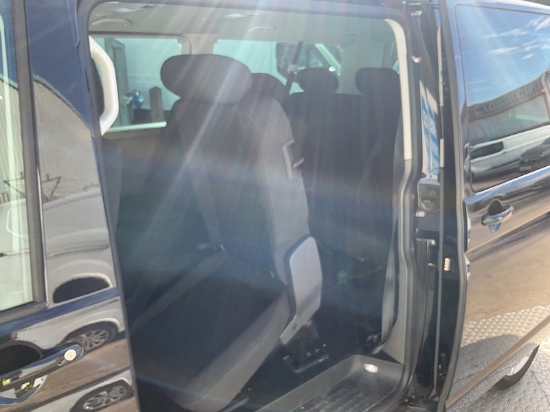 Volkswagen TDI SE Shuttle LWB DSG