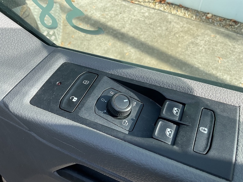 Volkswagen TDI SE Shuttle LWB DSG