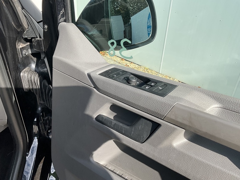 Volkswagen TDI SE Shuttle LWB DSG